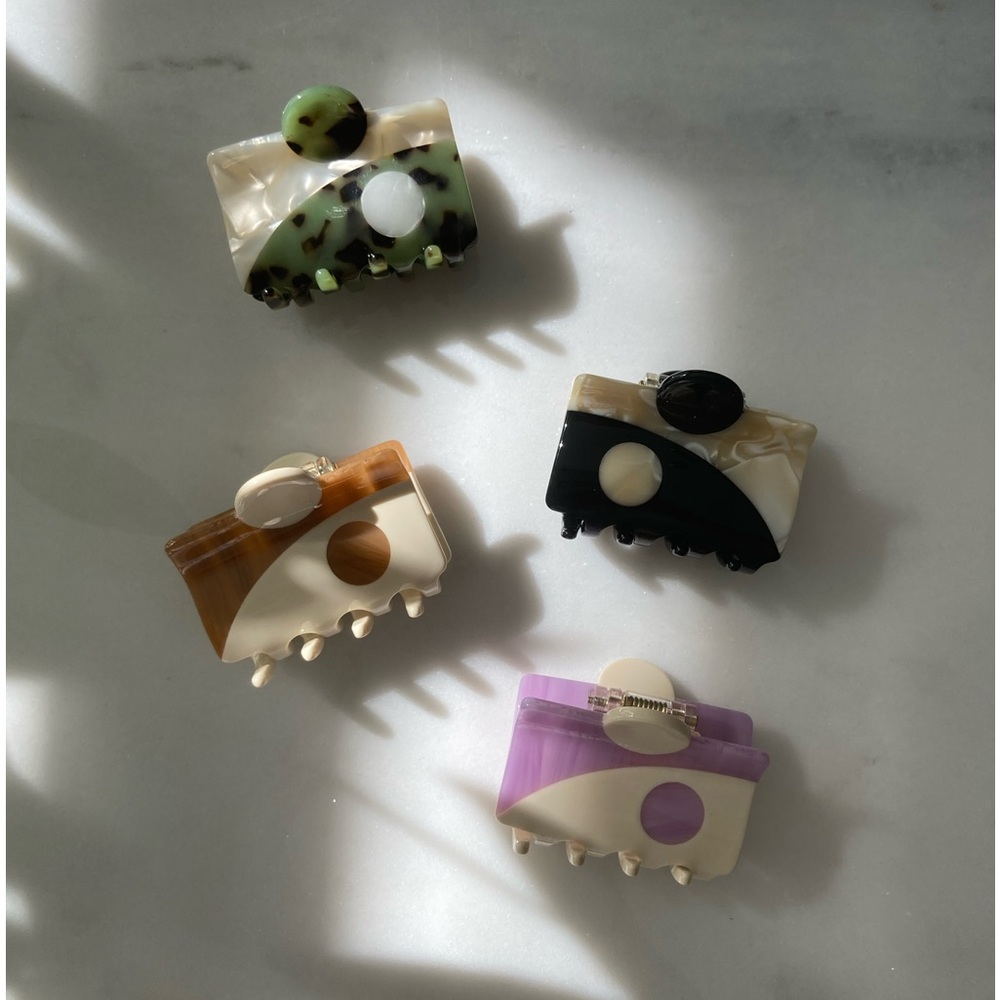 Yin yang hair clip